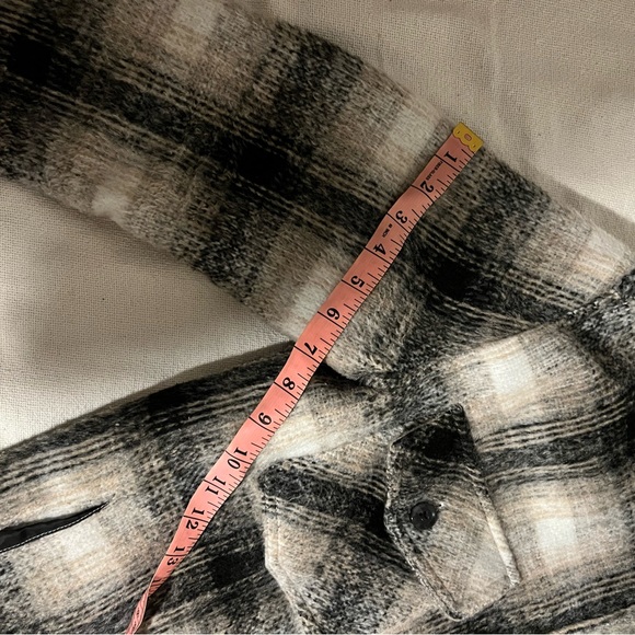 CJLA Shacket - Picture 10 of 12